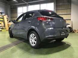 法定整備費用は本体価格に含まれております。洗練されたサービススタッフが法定整備を実施し、必要に応じて交換・修理作業を施したうえで、安心してお乗りいただける状態にしてお引渡し致します。