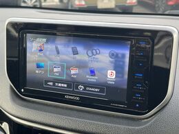 【ナビゲーション】目的地までしっかり案内してくれる使いやすいナビ。Bluetooth接続すればお持ちのスマホやMP3プレイヤーの音楽を再生可能！毎日の運転がさらに楽しくなります！！