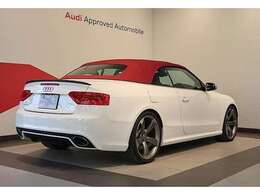 敷地内には新車ショールームAudi長野、サービス工場、グループ会社のメルセデス・ベンツ長野を併設しております。