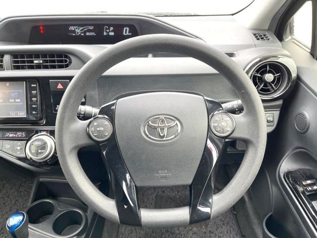 【ステアリングスイッチ】運転中、前方から目線をそらすことなく、オーディオ等の操作が可能な便利機能！安心＆快適なドライブを演出してくれます♪