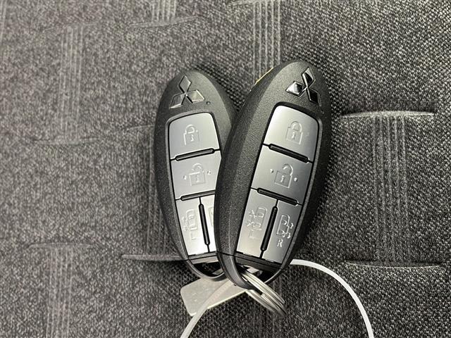 【付属品】このクルマで使える装備品が付いています！使い方などはぜひ実際に店舗にお越しいただき、専門スタッフにお尋ねください！