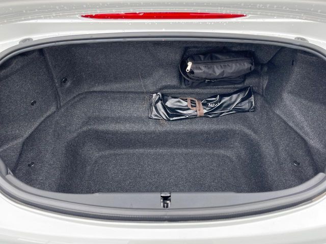 普段のお買い物や通勤、送迎等に十分な荷室スペースを確保しております。