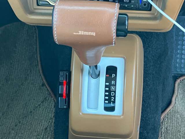 スズキが誇る高品質と耐久性が、どんな環境でもタフにサポート。メンテナンスも簡単で、長期間にわたって信頼できる相棒になります。ジムニー ランドベンチャーで、特別なドライブを楽しみませんか?