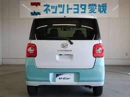 室内外はもちろん、シートを外してニオイの元となるフロアカーペットまで消臭・除菌を実施。中古車を気持ちよくお乗りいただけるクリーニングサービスです。詳細は販売店スタッフまでおたずねください。