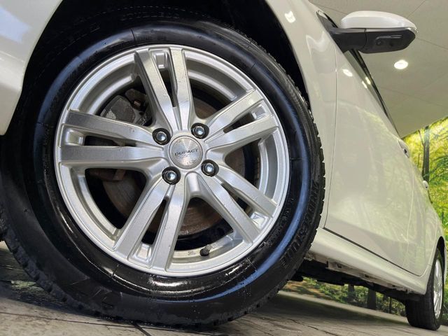 【15インチアルミホイール】外観にマッチしたアルミホイールを装着しております。各種アルミホイールや、スタッドレスタイヤも取扱いしております。是非ご相談ください♪