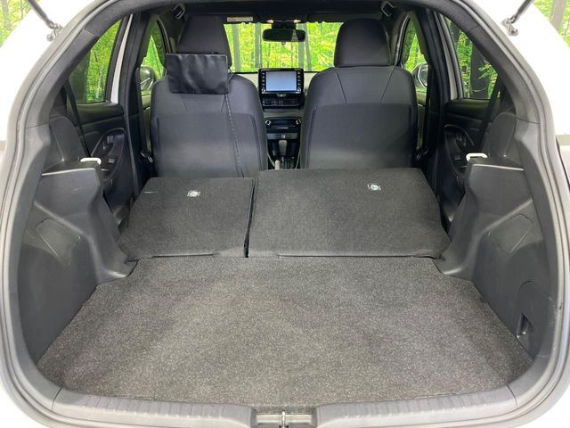 普段のお買い物や通勤、送迎等に十分な荷室スペースを確保しております。セカンドシートを倒すと、大きな荷物の積載も可能です♪