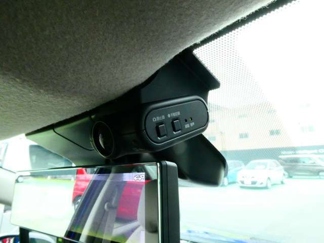 もしもの時の瞬間を記録する前＆室内ドライブレコーダーはあなたを守る強力なアイテムの一つです。