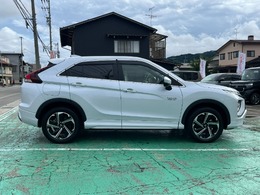 SUV車で車高が高くなっていて雪が多い時も快適に走行できます♪