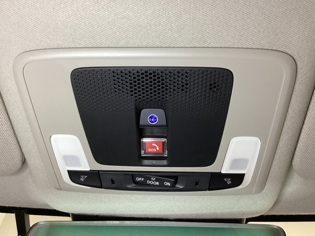 Honda CONNECT搭載車です。「Honda Total Care プレミアム」に加入頂くと、「緊急サポートセンター」や「Honda ALSOK駆けつけサービス」などのサービスが受けられます。