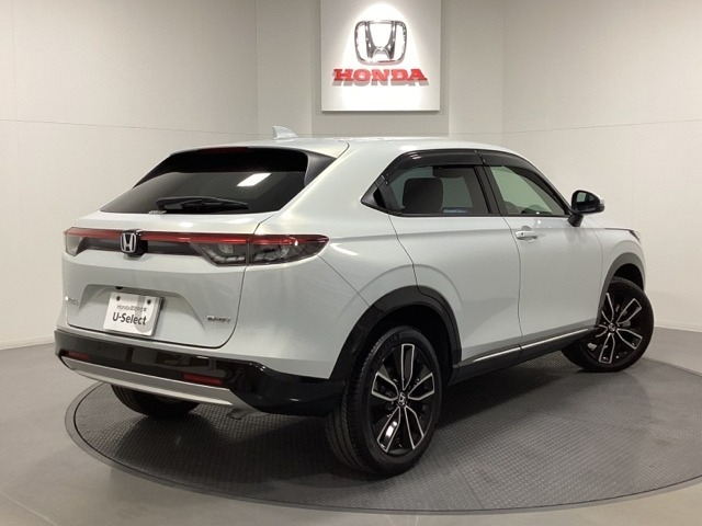 【Honda認定中古車 U-Select】　は3つの安心をお約束します。　1　Hondaのプロが整備した安心。 2　第三者機関がチェックした安心。　3　購入後もHondaが保証する安心。