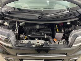 【エンジンルーム】エンジンの調子は良好です！ご納車前にはしっかりとオイル交換・その他油種類の点検補充をさせて頂きます。また、ガリバーでは修復歴のある車は販売いたしません。