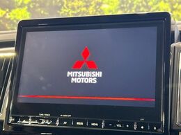 【大画面ナビ】人気の大型10インチナビを装備。存在感のある大画面はインパクト大！ナビ利用時のマップ表示は見やすく、テレビやDVDは臨場感がアップ！いつものドライブがグッと楽しくなります♪