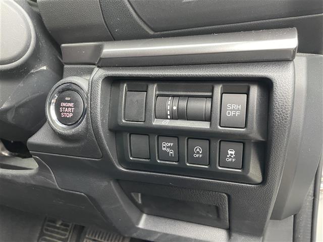 気になる車はすぐにお問い合わせください！画面右側の0066から始まる無料ダイヤルからお問い合わせ下さい！専門スタッフがお車のご質問にお答えいたします！