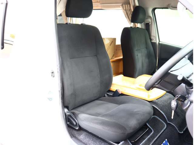 保証に関しましても、高年式車両にはメーカー保証や低年式車でも最長3年・走行無制限まで、ご用意させて頂いております（車輌によって条件が変わります。）