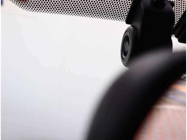 自社整備工場から板金工場、保険やローン等お車に関してはフルサポート！楽しいカーライフのお手伝いをぜひお任せください！自社板金工場・に加え、運輸支局認証工場にて、しっかり点検整備させて頂いております。