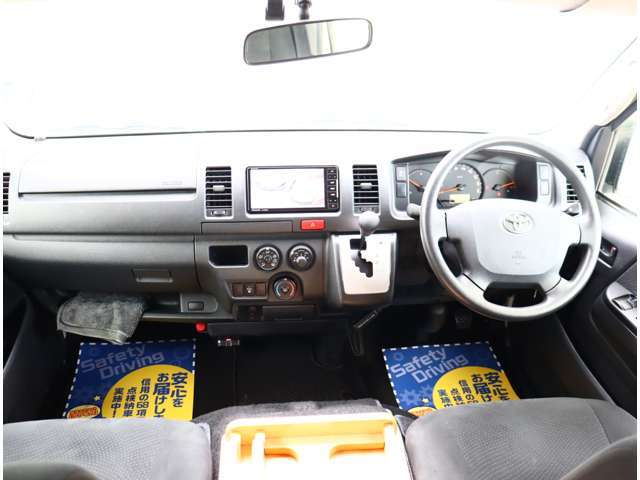 アフターサービスでは、オイル交換の永久無料（オイル・工賃含む）サービスがございます当社では衝突被害軽減ブレーキ車や人気のアイサイト装着車、お買い得な未使用車やEV　PHV車両も取り扱っております