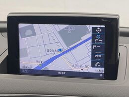 ●純正ナビ:一体感のあるナビは、高級感ある車内を演出してくれます。Bluetooth再生などオーディオ機能も充実しておりますので、運転もより楽しめます♪