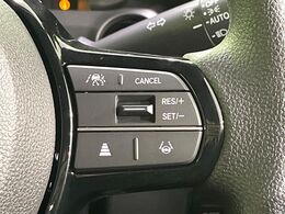 【アダプティブクルーズコントロール】高速道路での長距離走行が楽に！！自動で速度を保つクルーズコントロールが、衝突軽減システムと連携し、前方の車両を感知して車間を保つように速度調節してくれます！！