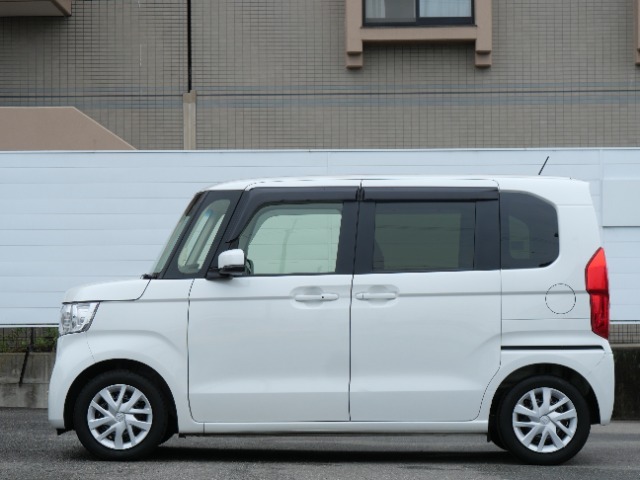 ☆お車でお越しの方☆名神高速　京都南インター第2出口より国道一号線を大阪方面へ5分（2.5Km)、　南西角です。ラウンドワン伏見のはす向かいでU-Selectの白の看板が目印です。