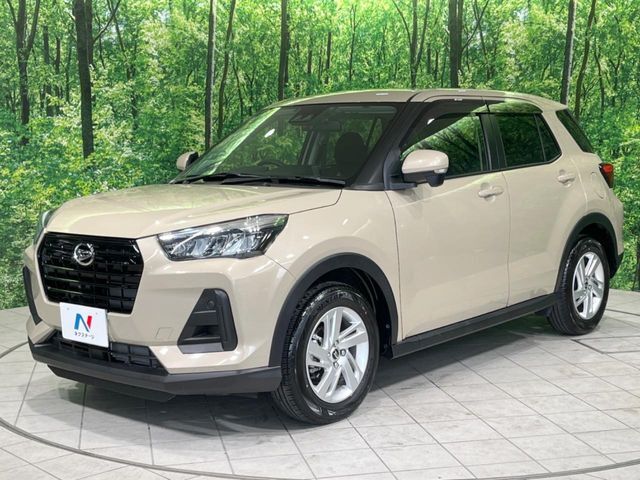 大好評のボディコーティング「弾スプラッシュコート」もご納車までに施工可能。通常のガラスコートと異なる、耐久年数6年の無機質ガラスコーティングが、ボディをキレイな状態に保ってくれます。