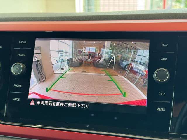 バックカメラ装備で駐車時も安心。視認性良好で死角の確認もバッチリです！