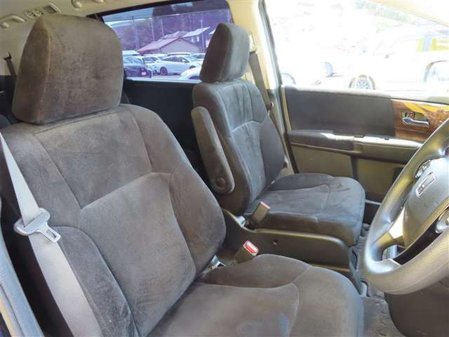オートエアコンで車内はいつでも快適です♪