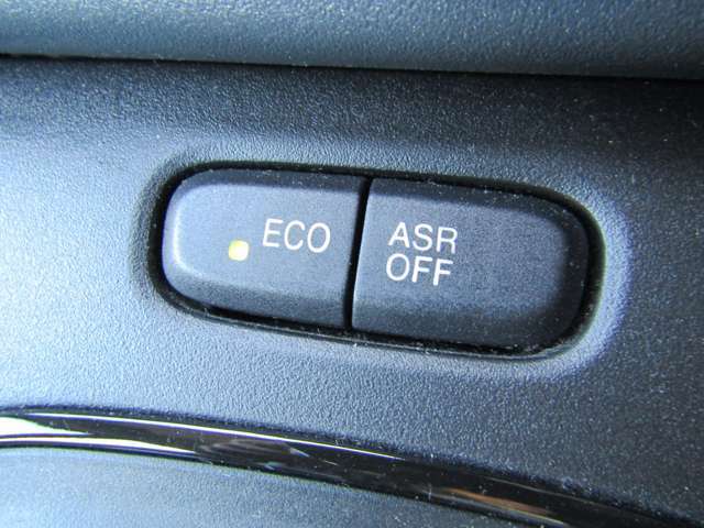 ECOモードはエンジン制御プログラムがエコノミー＆エコロジー走行用に切り替わり、燃料消費量を低減するように補助してくれます！