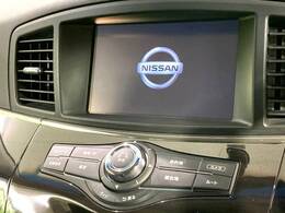 【メーカー純正ナビ】インテリアに溶け込むスタイリッシュな「専用設計」メーカーナビを装備♪視認性や操作性など基本性能にも優れ、より上質なカーライフをお楽しみいただけます。
