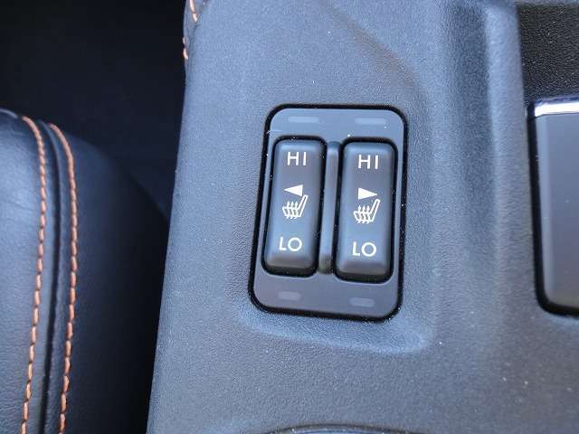 前席シートヒーター付きで快適です☆