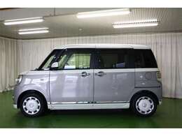 ご家族にお子様が居られるご家庭安心♪ボタンひとつで楽々乗り降り出来ます♪お買い物で両手に荷物を抱えている時もボタンひとつで自動で開いてくれますので、とっても便利な装備です♪