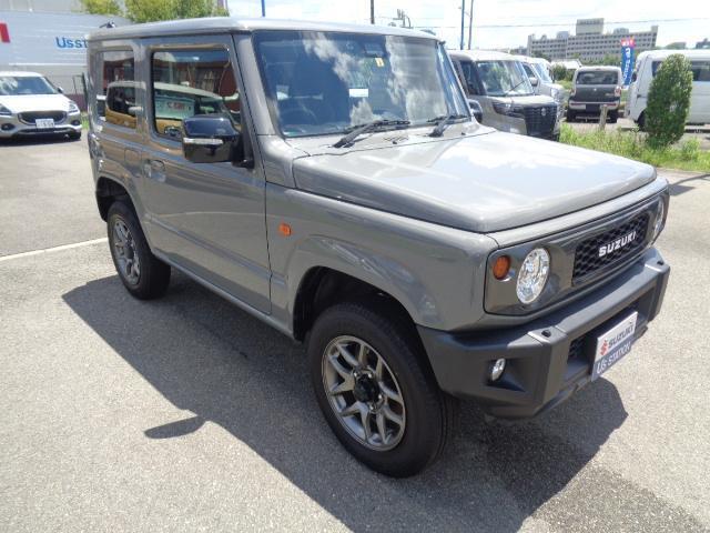 当店の車両はご納車前にバッテリー交換・ワイパーゴム交換・オイル交換・フィルター交換を行い当店サービススタッフが不具合箇所がないか？お客様に安心してお乗りいただく為の心のこもった点検を実施しております。