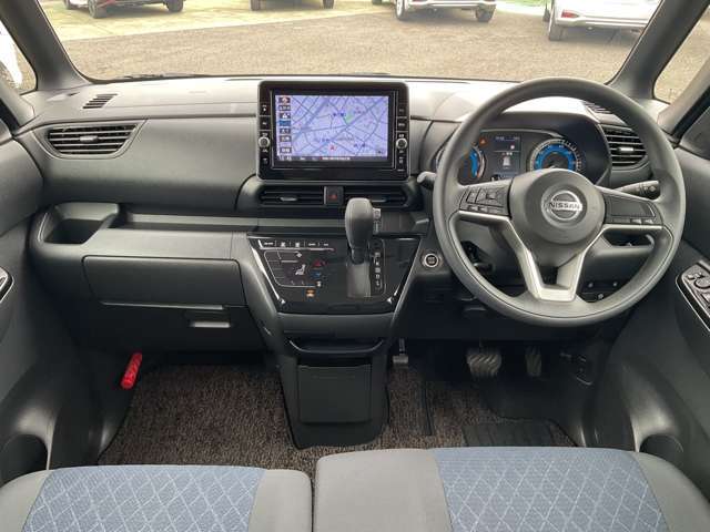 細部まで上質で、機能的にまとまっているインパネ周りです。もちろんルームクリーニング済みで、室内もキレイです。