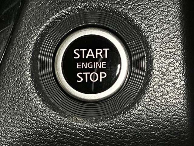 【プッシュ式エンジン】プッシュ式エンジンスタートでブレーキを踏んでボタンを押すだけでエンジン始動がスムーズ！！鍵をカバンに入れているだけでエンジンの始動が可能★とても便利な機能です