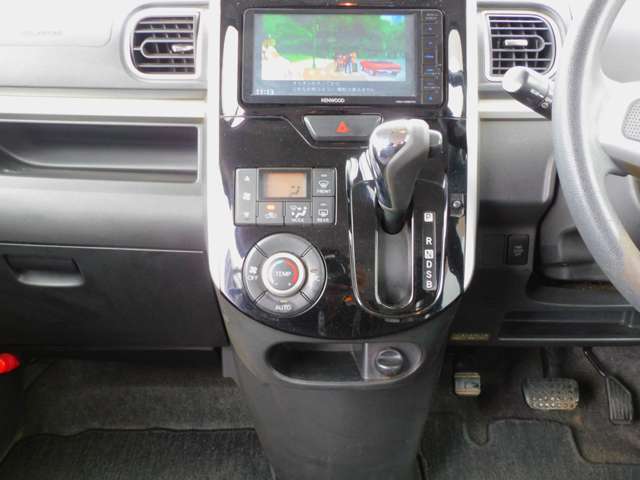 掲載しているお車以外にも、小さいお車から大きいお車まで在庫を多数取り揃えております！お気軽にご来店ください♪冷やかし来店大歓迎！！もしかしたら欲しくなるかも！？