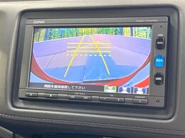 【バックカメラ】駐車時に後方がリアルタイム映像で確認できます。大型商業施設や立体駐車場での駐車時や、夜間のバック時に大活躍！運転スキルに関わらず、今や必須となった装備のひとつです！