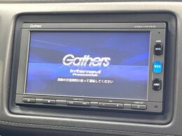 【純正ナビ】人気の純正ナビを装備。オーディオ機能も充実しており、Bluetooth接続すればお持ちのスマホやMP3プレイヤーの音楽を再生可能！毎日の運転がさらに楽しくなります！！