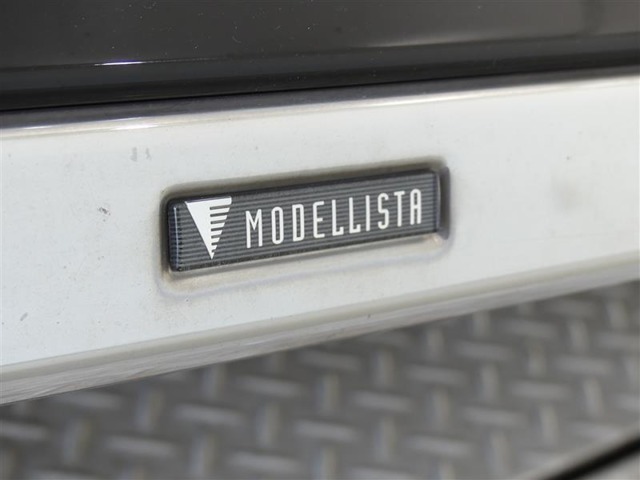 MODELLISTAのフロントスポイラーが装備されてます。