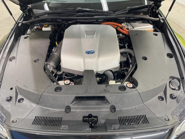 親切・丁寧な専門メカニックスタッフが応対！・車検・点検整備・事故等の修理などアフターサービスも安心。お車のカスタマイズもネクステージのサービススタッフまでご相談ください！