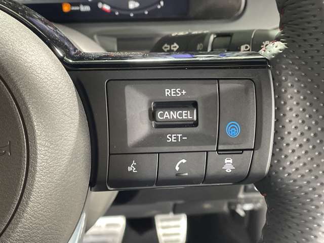 【運転席操作部】快適なドライブを楽しむための機能が装備されています！運転席から触れるので、使いやすいです！除菌プランいれていただくと、さらに清潔で安心していただけます！