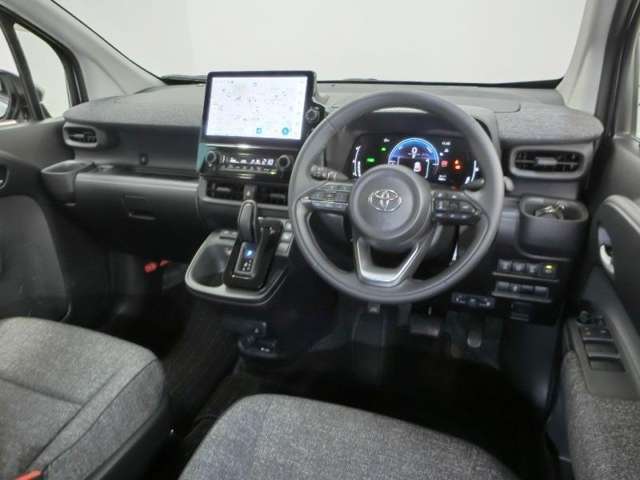 スタイリッシュなインストルメントパネルは操作性も良く、ドライブが楽しくなります。