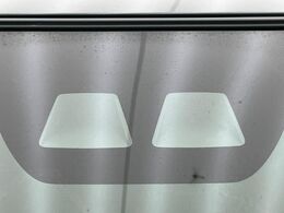 【スマートアシスト】走行中に前方の車両等を認識し、衝突しそうな時は警報とブレーキで衝突回避と被害軽減をアシスト。より安全にドライブをお楽しみいただけます。