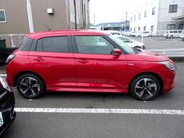 大きなスズキの看板が目印！！