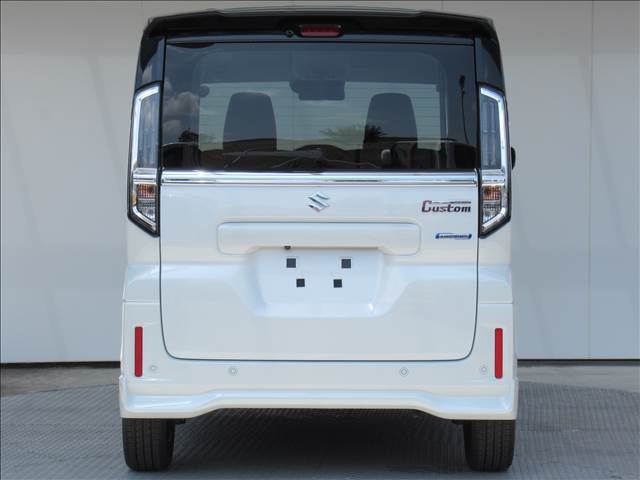 アフターケアも充実しております。次回車検整備付きのオリジナルパックや新車保証延長サービスなども行っておりますので、納車後も安心してお乗りいただけると思います。