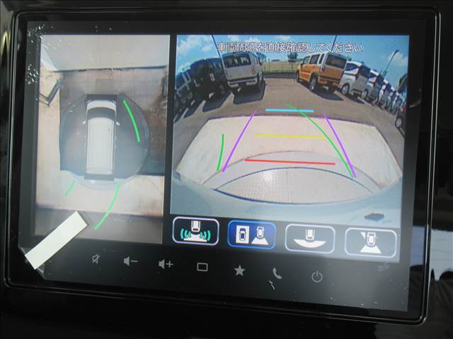 【アラウンドビューモニター】車を上から見下ろした様に見れます。全体像を把握できるので車をぶつけるリスクを軽減できます。