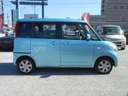 右側後ろスライドドアになっております。