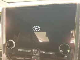 【14インチディスプレイオーディオ】画面内にオーディオ操作はもちろん、空調の調整機能なども盛り込んだ多機能なディスプレイオーディオです！スマートフォン連携はもちろん、車載ナビもお使いいただけます♪