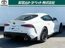 リフレッシュクリーニング「爽・快・車」施工！和歌ル山トヨペットの専門のスタッフが、独自の技術で一台一台丁寧に、内外装の清掃や除菌抗菌。下廻りやエンジンルームなど普段見えないところもキレイに仕上げます！