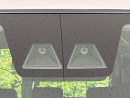 【トヨタセーフティセンス】走行中に前方の車両等を認識し、衝突しそうな時は警報とブレーキで衝突回避と被害軽減をアシスト。より安全にドライブをお楽しみいただけます。