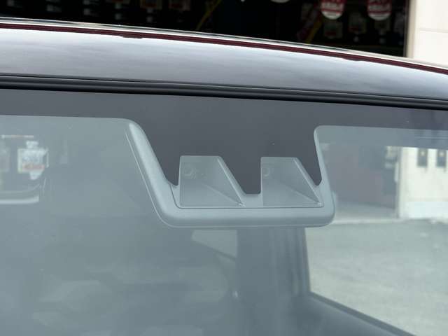 衝突被害軽減ブレーキが装備されているので、運転中に音や表示によって警告します☆