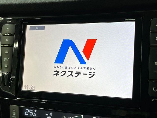 【純正ナビ】人気の純正ナビを装備しております。ナビの使いやすさはもちろん、オーディオ機能も充実！キャンプや旅行はもちろん、通勤や買い物など普段のドライブも楽しくなるはず♪